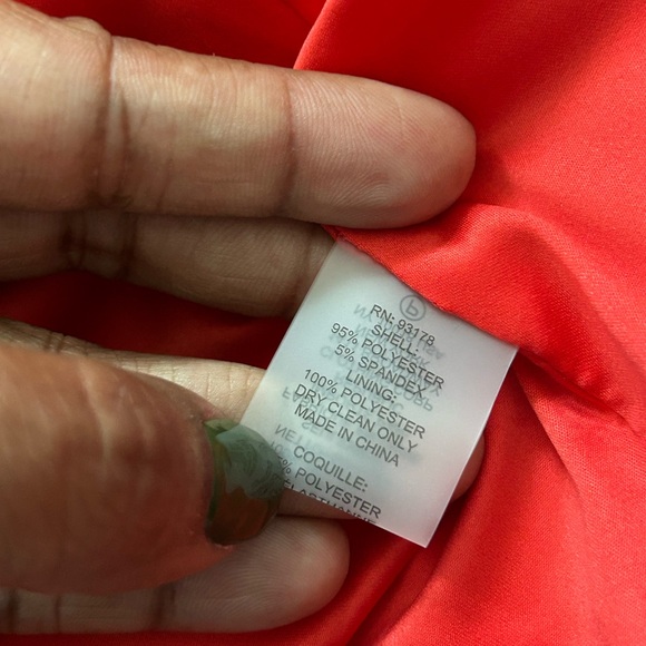 Elie Tahari | The Sylvie Single Button Blazer in Cayenne - Picture 11 of 13